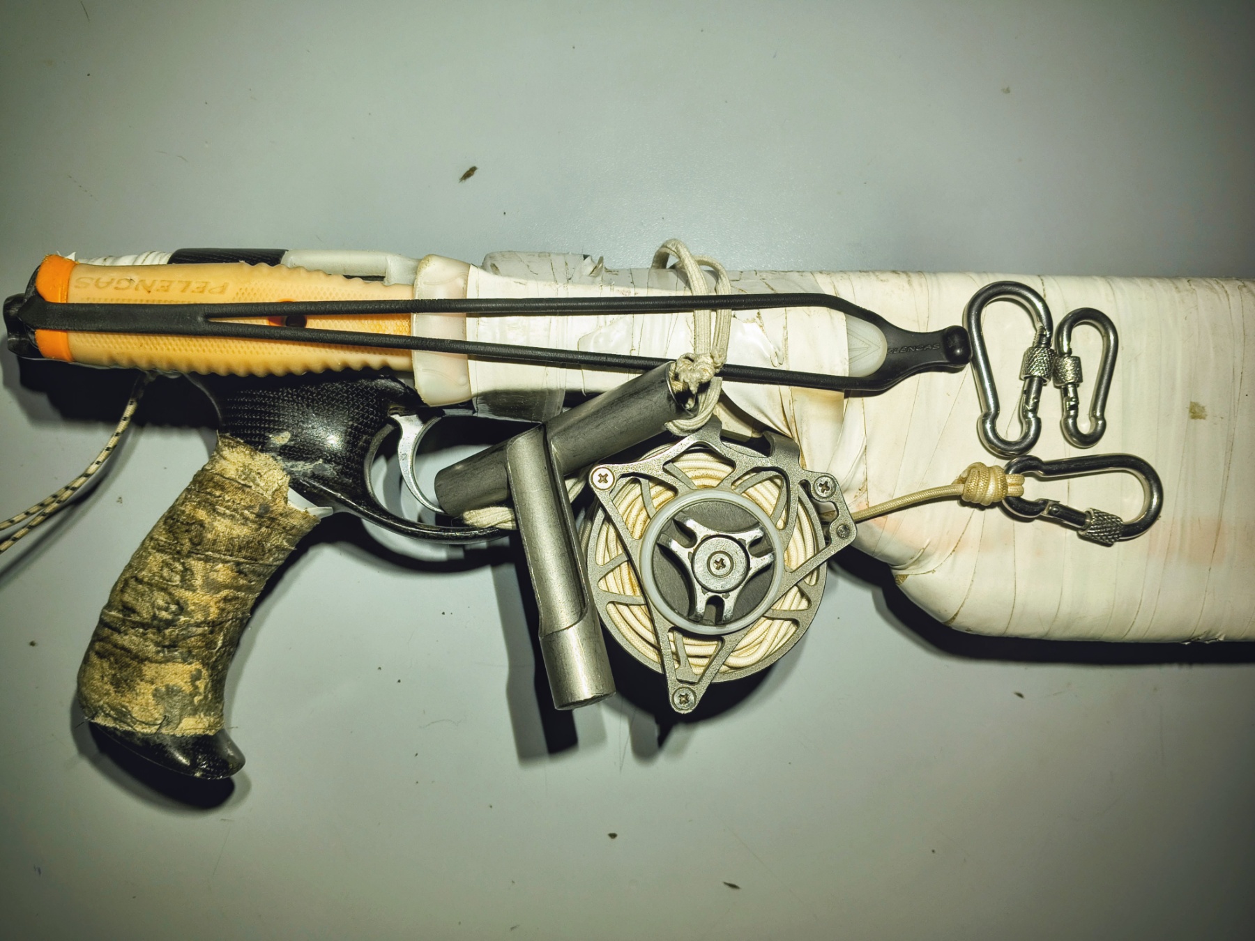 Изображение Карабін «вухо», або «грушоподібний»/«будівельний».