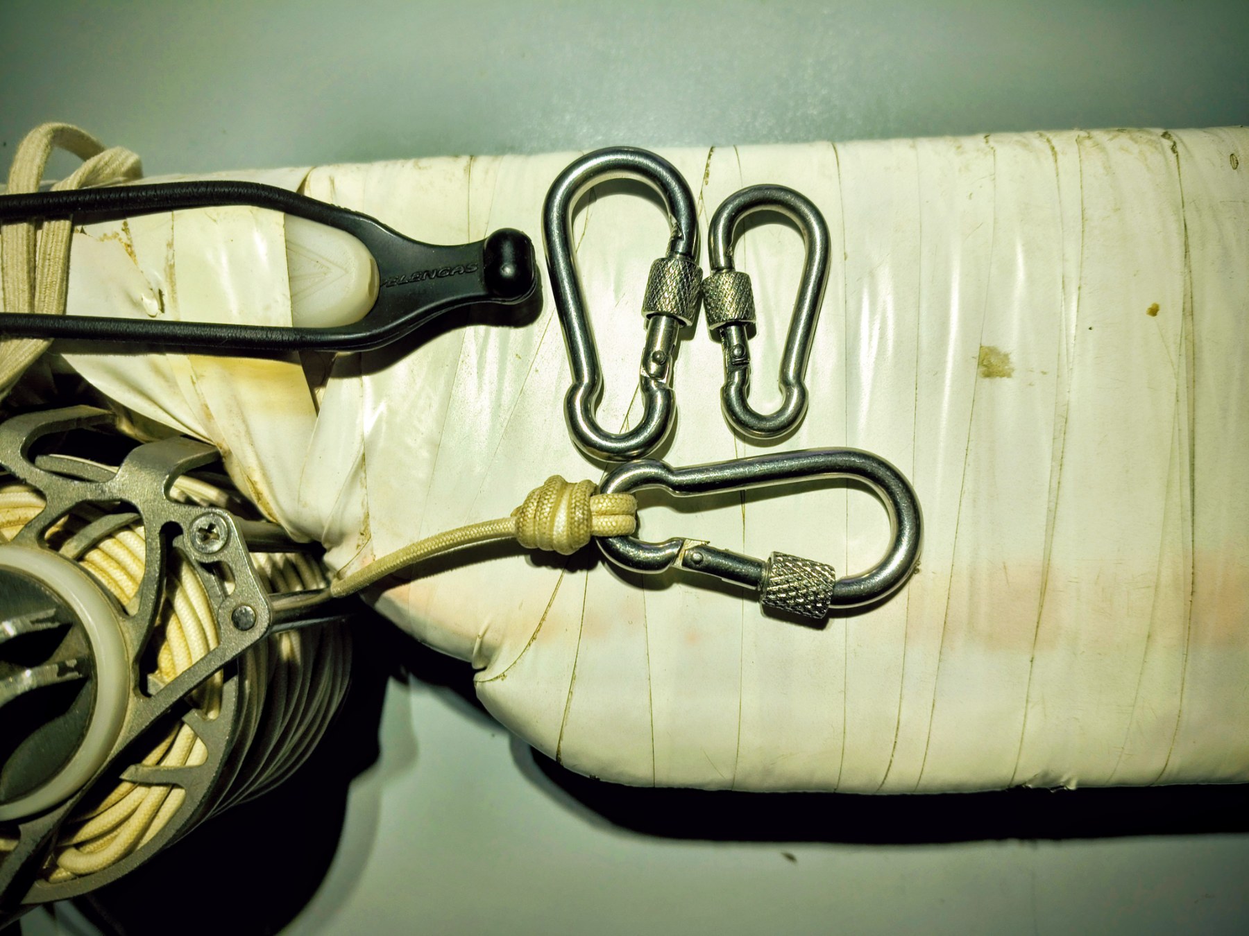 Изображение Карабін «вухо», або «грушоподібний»/«будівельний».